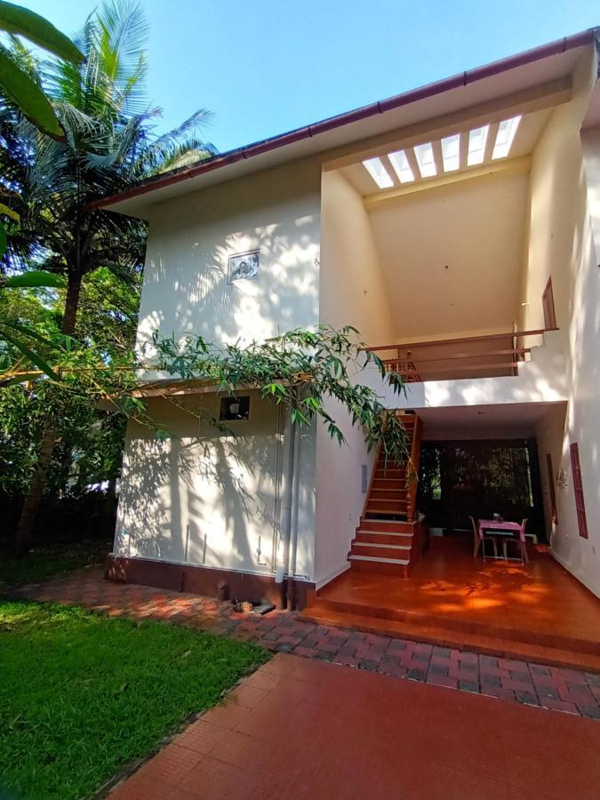 Ivory Coaste Hotell Kannur Exteriör bild