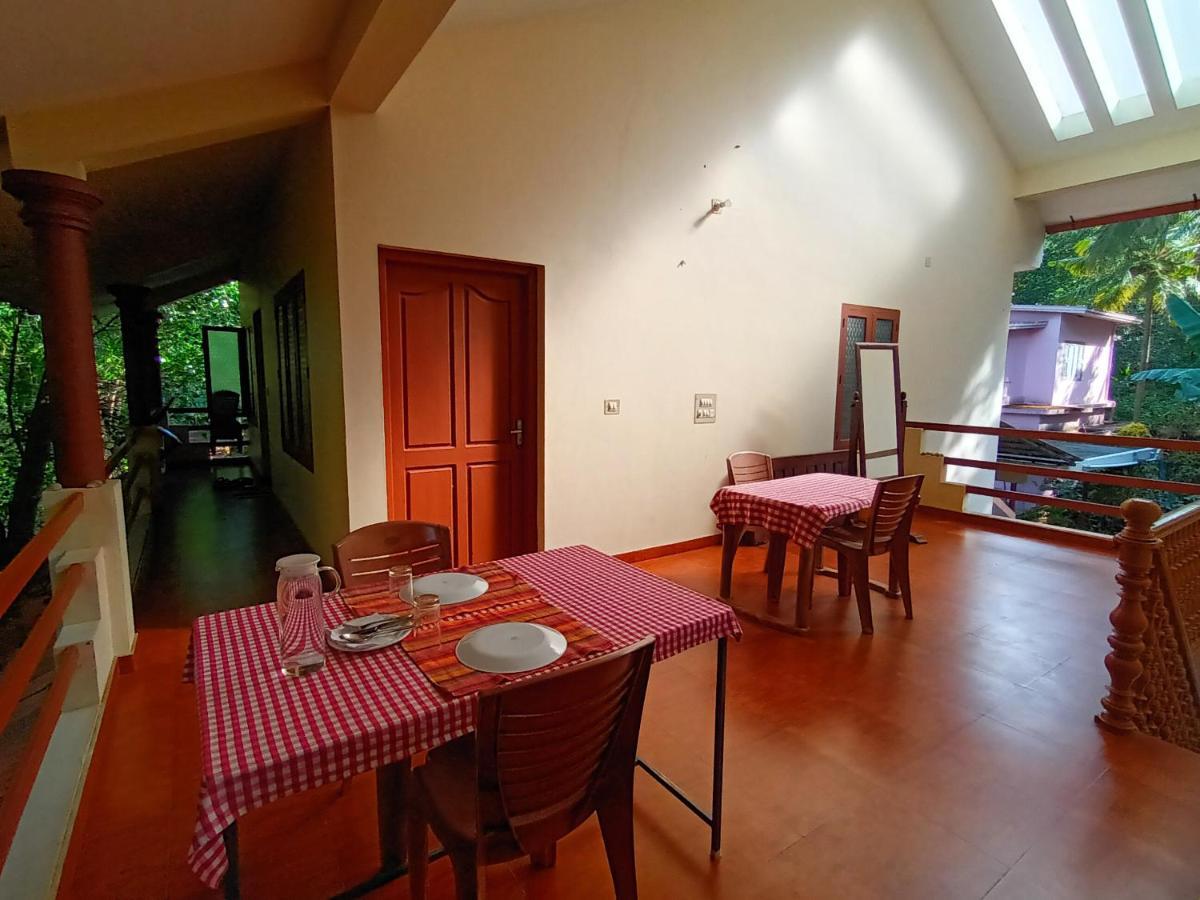 Ivory Coaste Hotell Kannur Exteriör bild