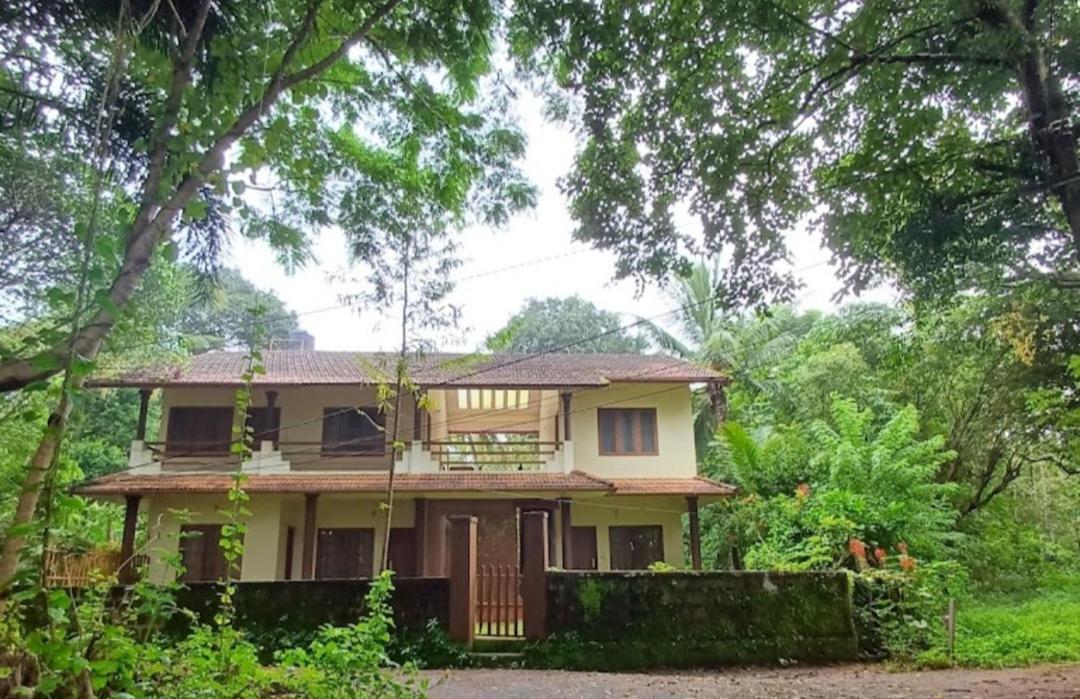 Ivory Coaste Hotell Kannur Exteriör bild