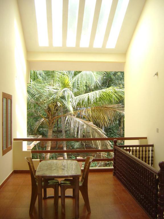 Ivory Coaste Hotell Kannur Exteriör bild