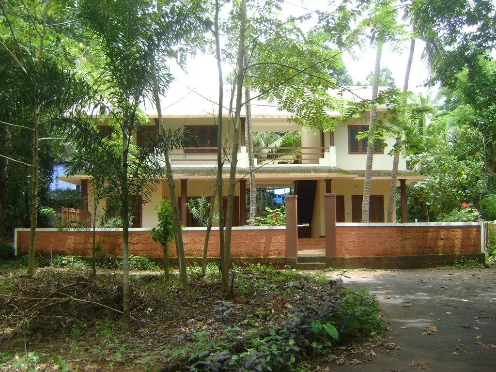 Ivory Coaste Hotell Kannur Exteriör bild